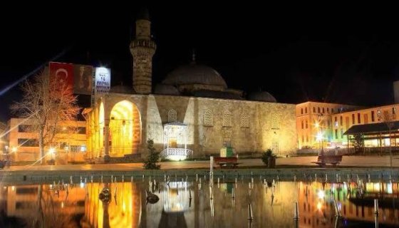 Lalapaşa Meydanı Aydınlatma